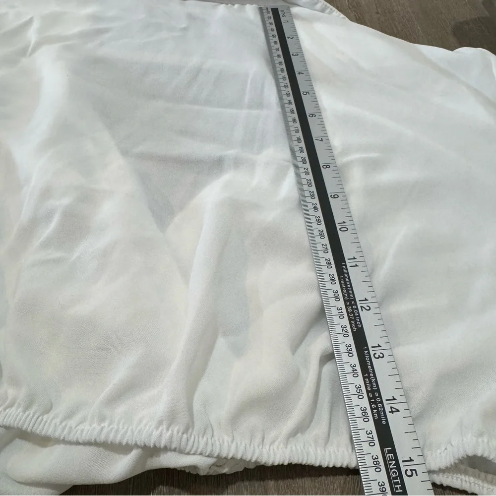 N/A crisp white